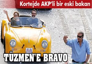 AKP li eski bakan Altın Portakal kortejinde
